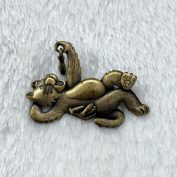 Vintage Signed JJ Jonette Jewelry Gold Tone Figural Cat Brooch Pin w/ Fish Charm - Picture 2 of 8